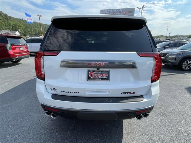 2023 Gmc Yukon XL AT4 photo 3