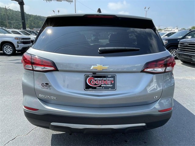 2023 Chevrolet Equinox LT photo 2