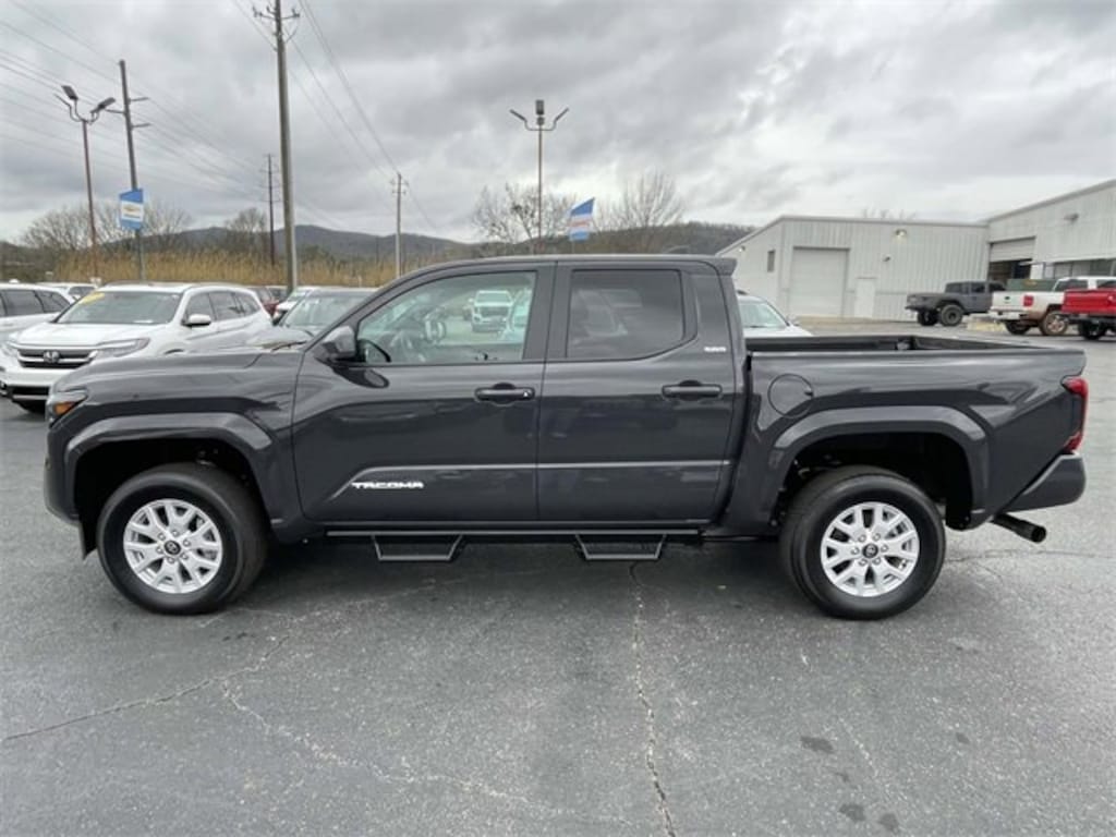 Used 2025 Toyota Tacoma SR5 Truck Double Cab