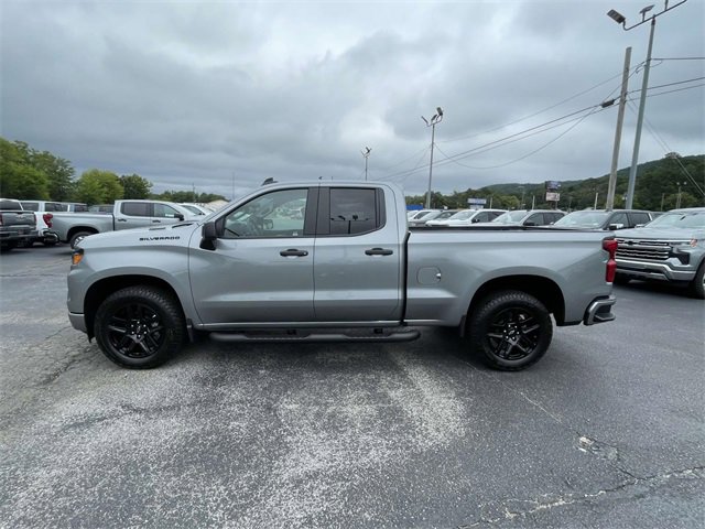 2026 Chevrolet Silverado 1500 Custom photo 2