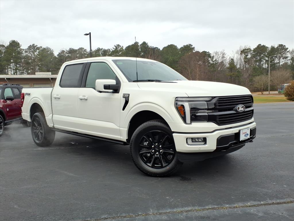 2025 Ford F-150 Platinum's photo