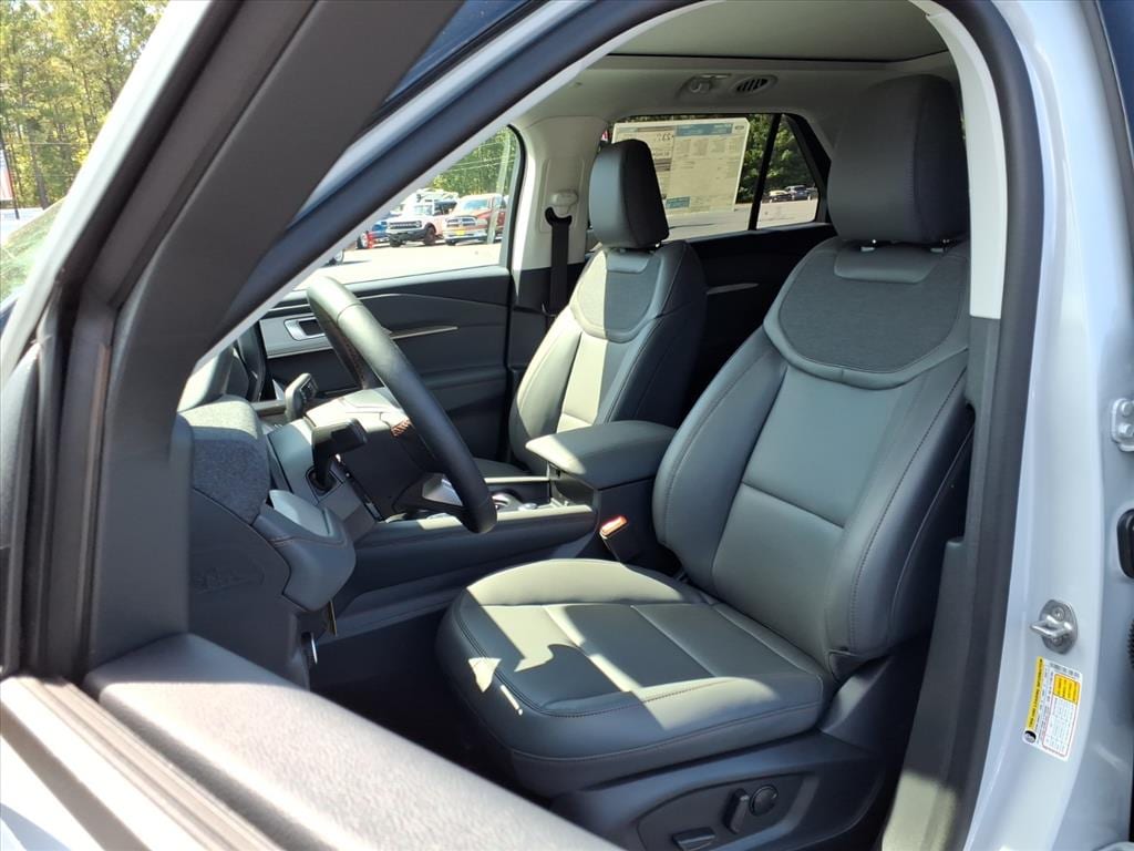 New 2025 Ford Explorer Active SUV