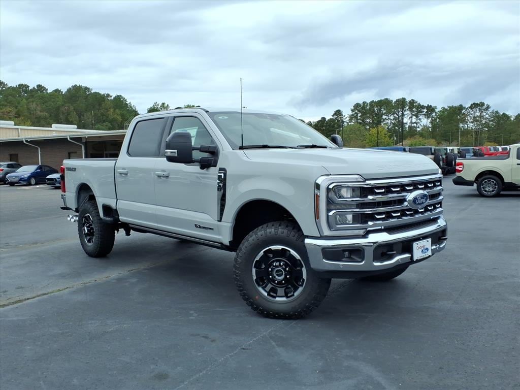 2026 Ford F-350 Super Duty Lariat's photo