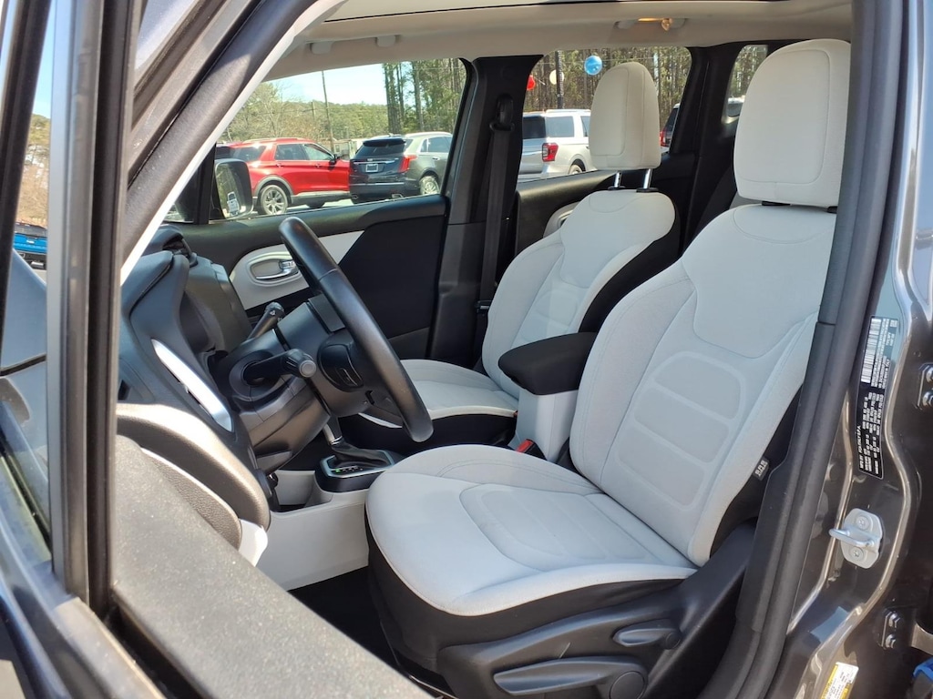 Used 2019 Jeep Renegade Latitude SUV