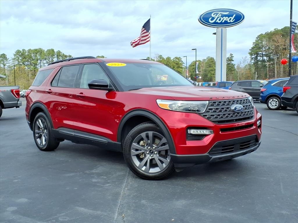2023 Ford Explorer XLT's photo