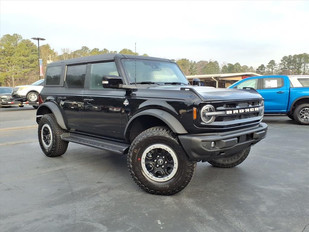 2025 Ford Bronco 4-Door Outer Banks's photo