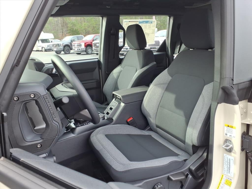 New 2025 Ford Bronco Base SUV