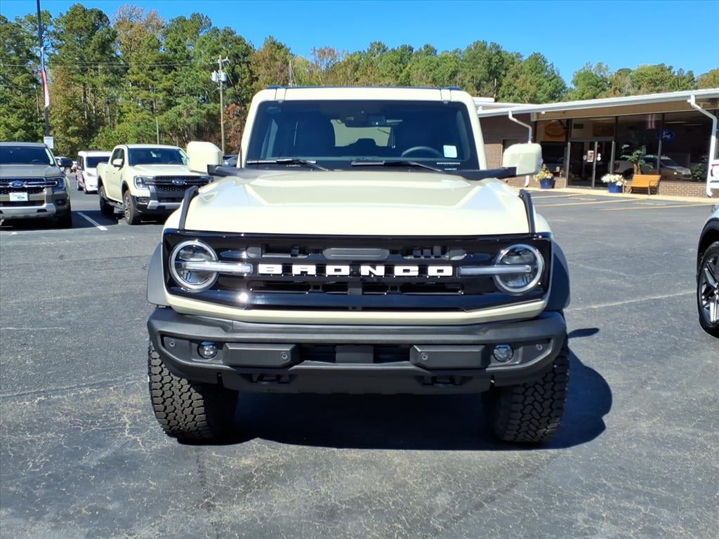 New 2025 Ford Bronco Outer Banks SUV