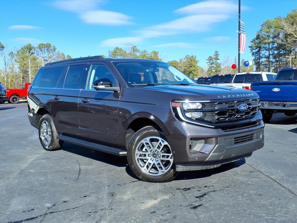 2025 Ford Expedition Active's photo