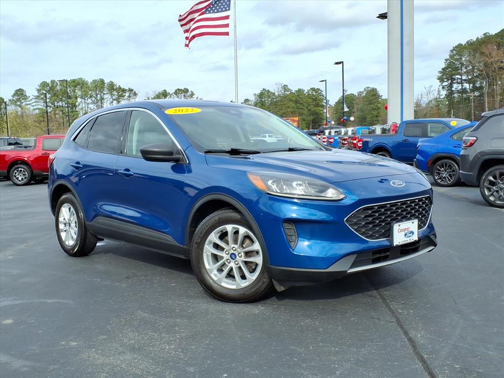 2022 Ford Escape SE's photo