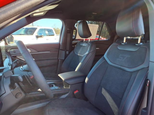 2025 Ford Explorer ST photo 3