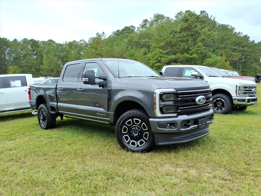 2026 Ford F-250 Super Duty Platinum's photo