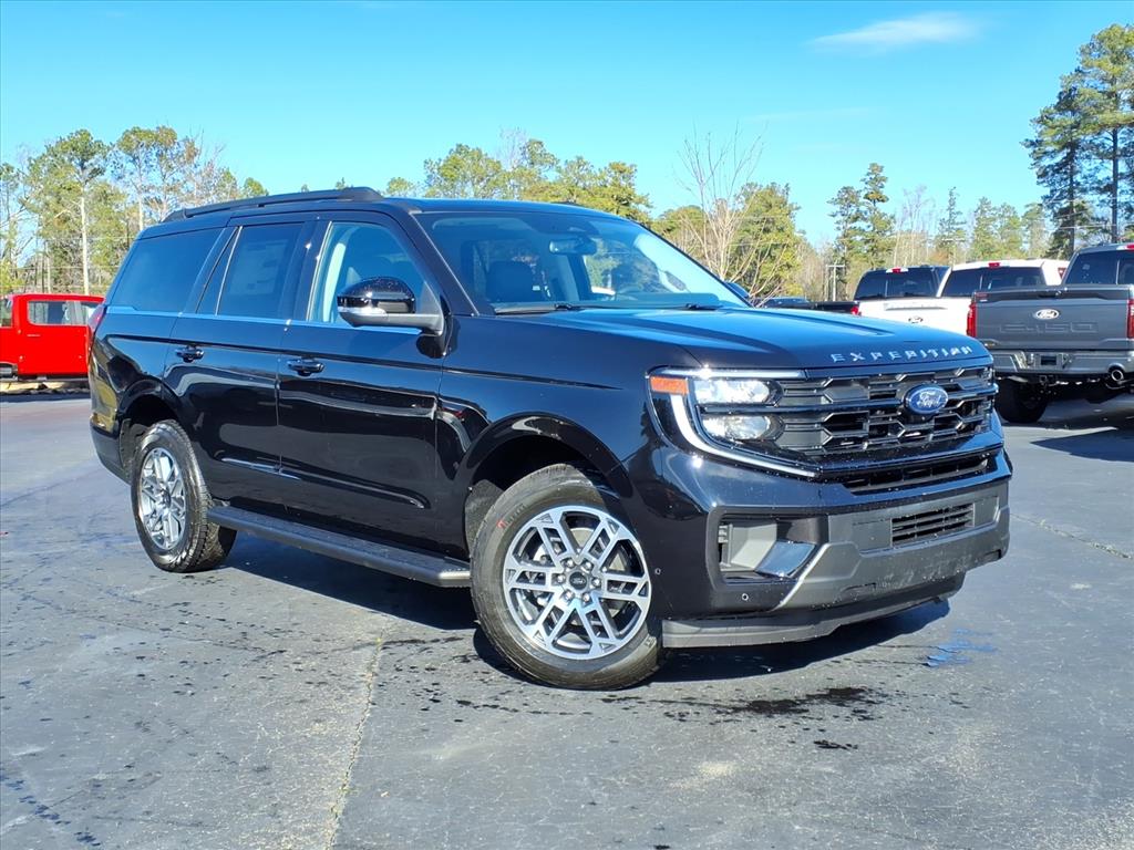 2025 Ford Expedition Active's photo