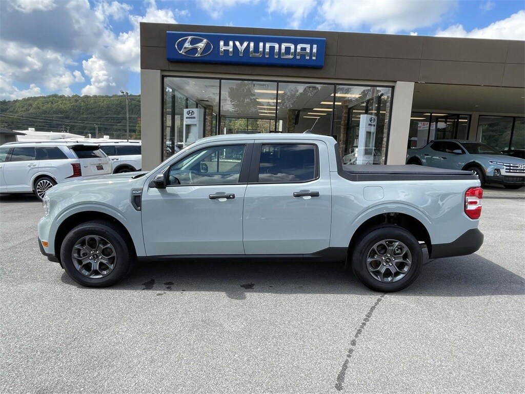 2024 Ford Maverick XLT photo 2