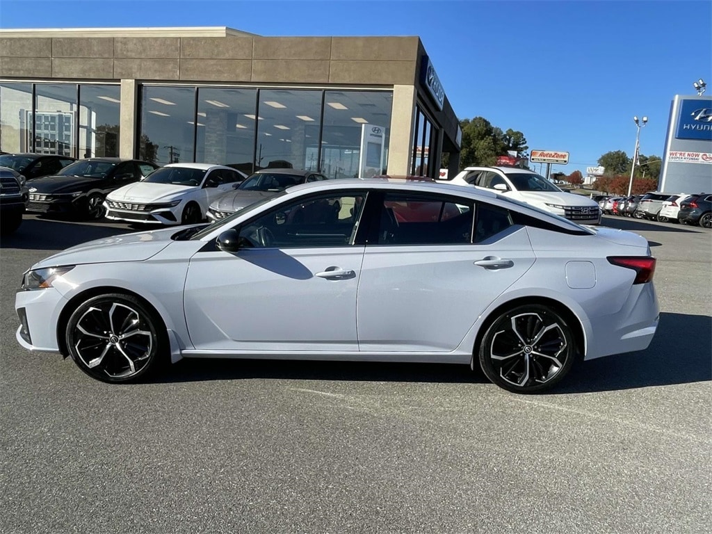 Used 2024 Nissan Altima 2.5 SR Sedan