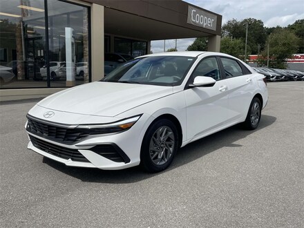 2024 Hyundai Elantra SEL Sedan