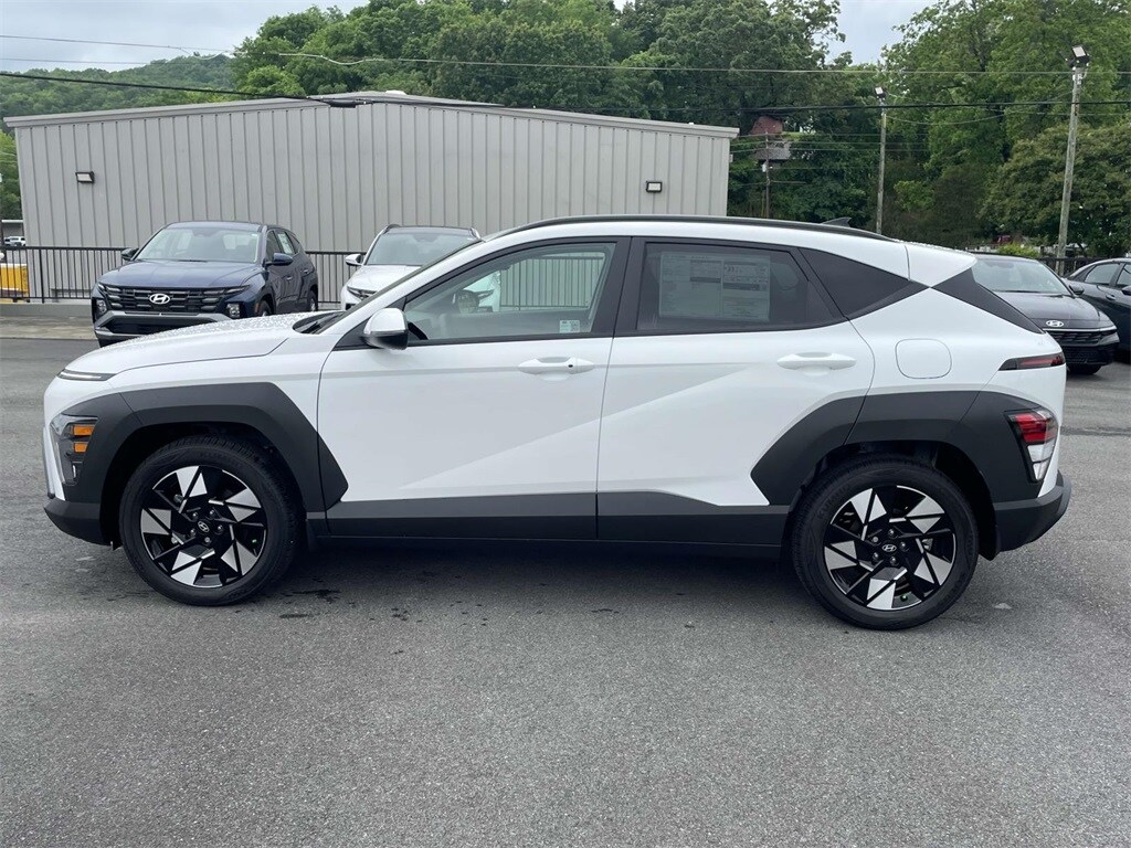 2025 Hyundai Kona SEL photo 2