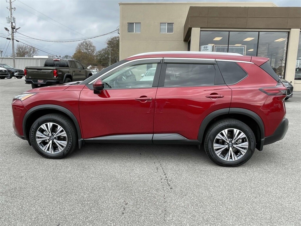 2023 Nissan Rogue SV photo 2