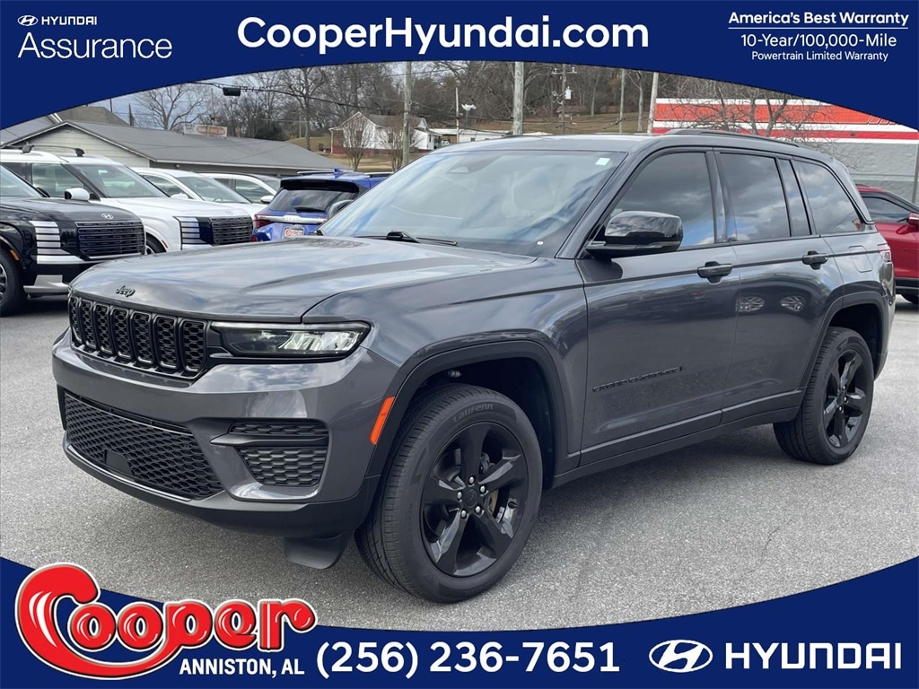 2022 Jeep Grand Cherokee Altitude's photo