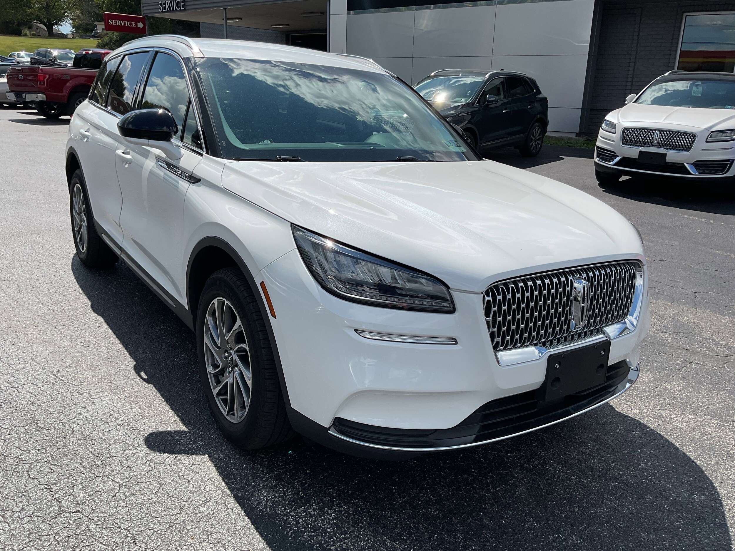 2022 Lincoln Corsair Standard photo 2