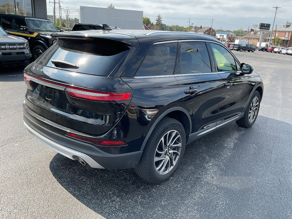 Used 2021 Lincoln Corsair AWDElement Package with Nav and Cooled/Heated Leat Standard AWD