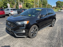 2022 Ford Edge ST AWD with 2.7L V6 Ecoboost Engine ST AWD
