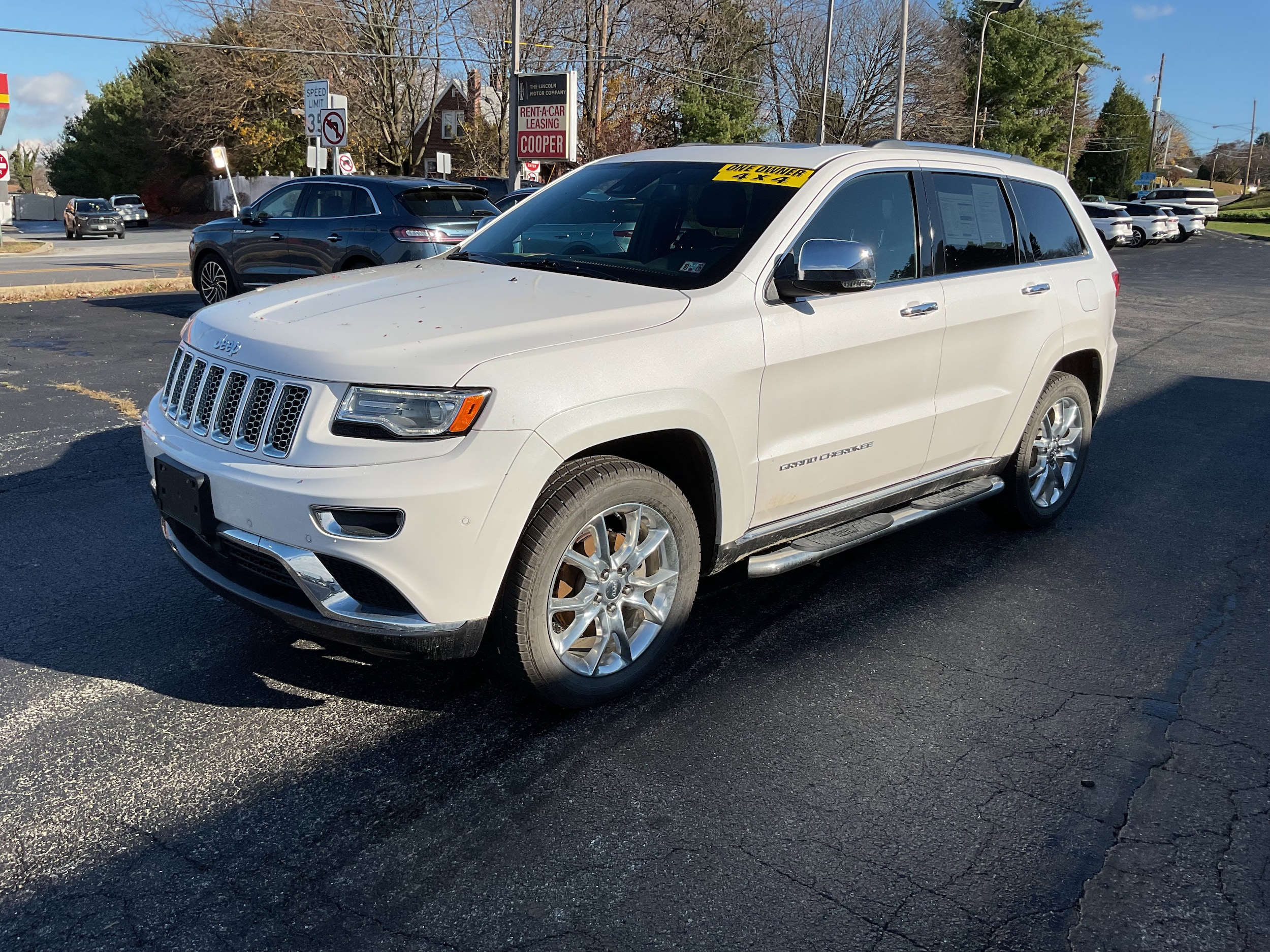 2016 Jeep Grand Cherokee Summit's photo