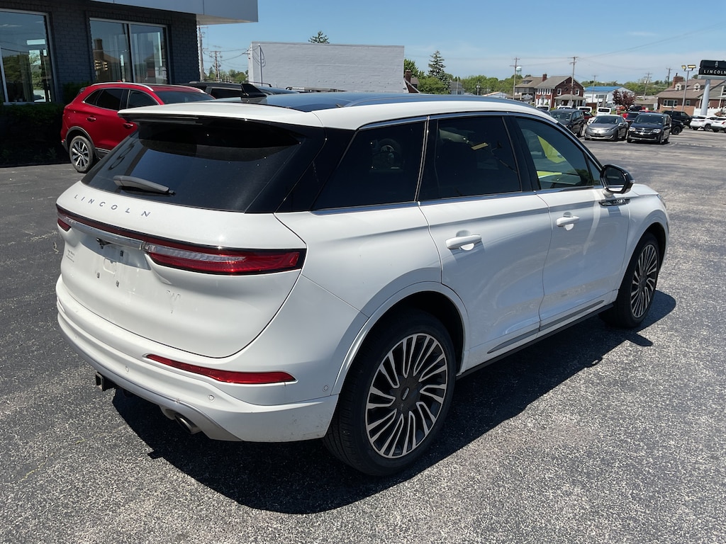 Used 2022 Lincoln Corsair Reserve AWD with Nav, Pano Moon Roof, Tech and Lux Reserve AWD