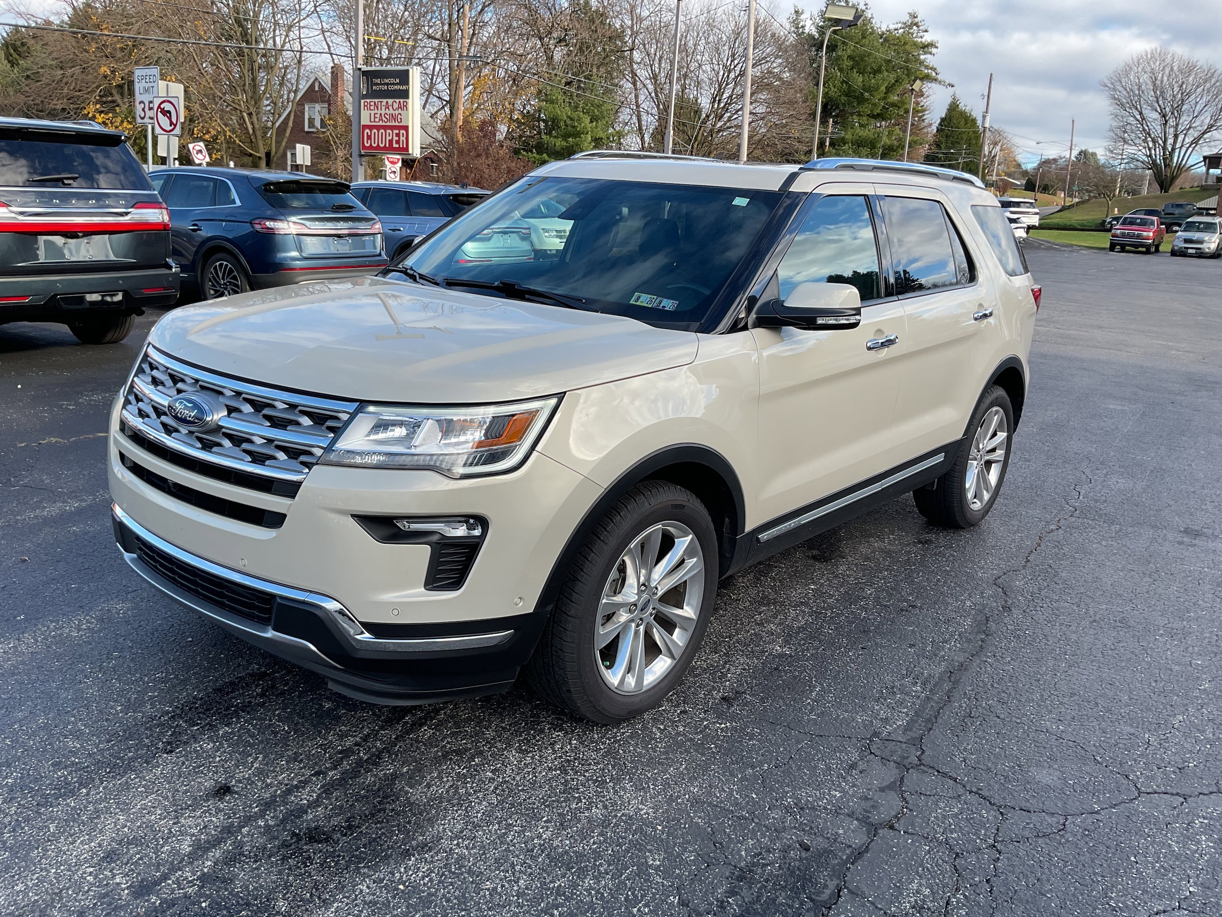 2018 Ford Explorer Limited's photo