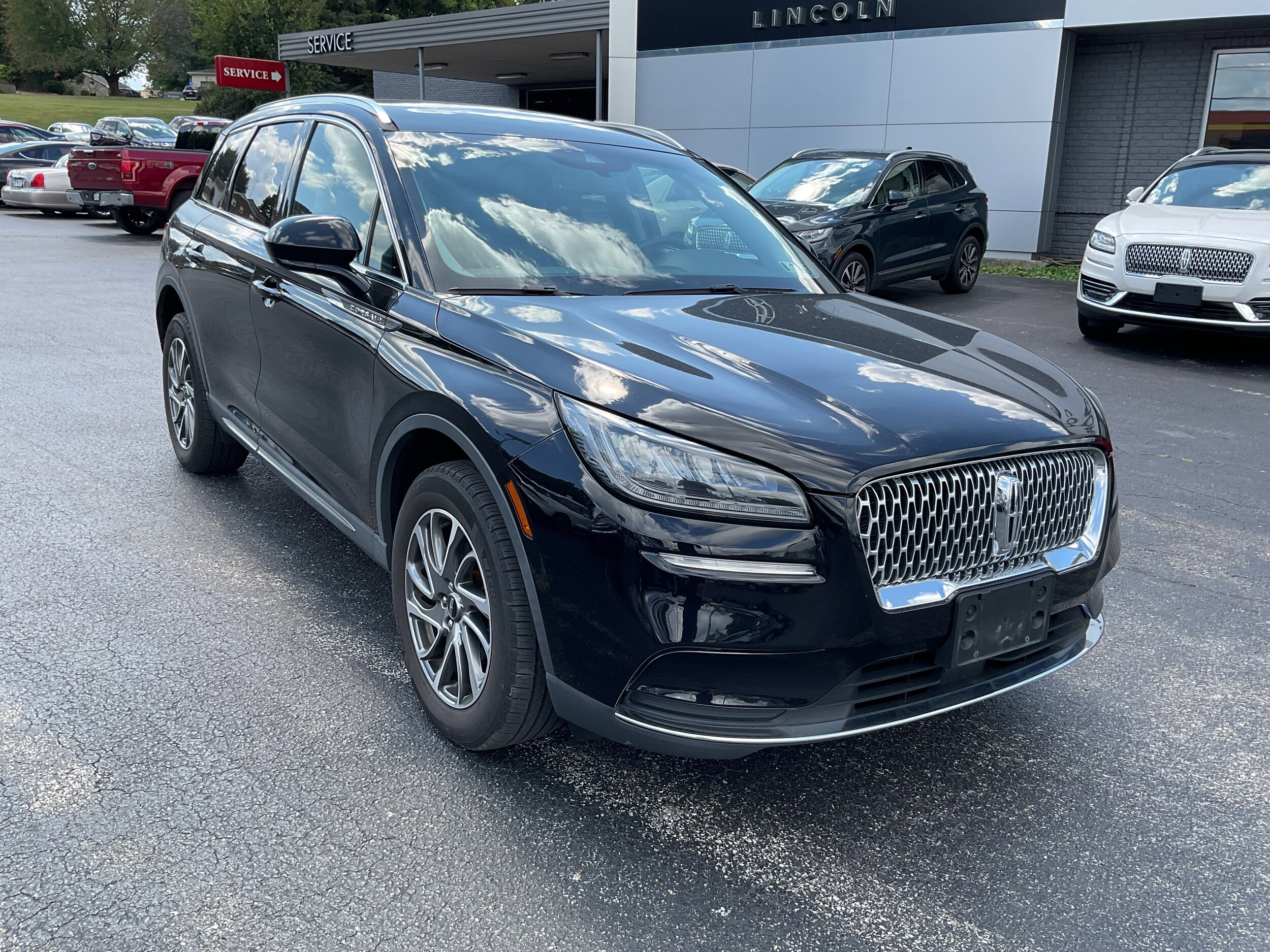 2021 Lincoln Corsair Standard photo 2