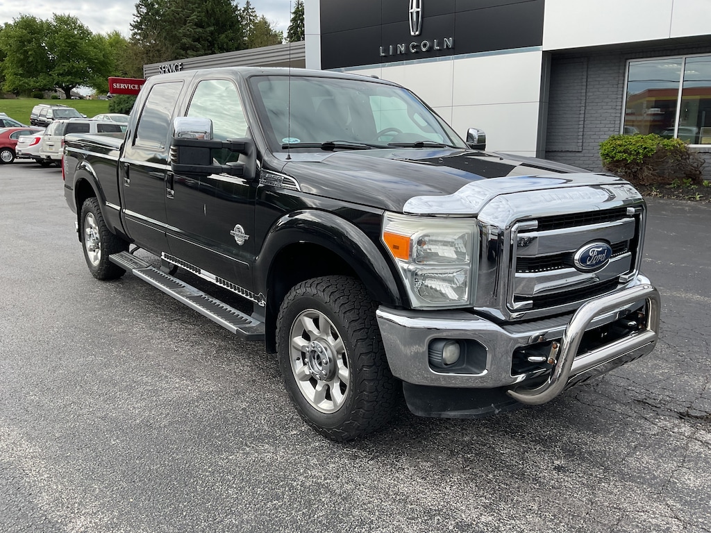 Used 2011 Ford Super Duty F-250 SRW Lariat Crew Cab 4x4 6.7L Diesel 4WD Crew Cab 156 Lariat