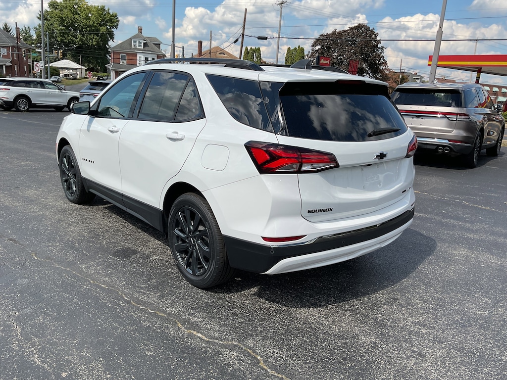 Used 2023 Chevrolet Equinox RS AWD with Navigation and Moon Roof AWD RS