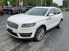 2020 Lincoln Nautilus AWD with Navigation and Heated Leather Standard AWD