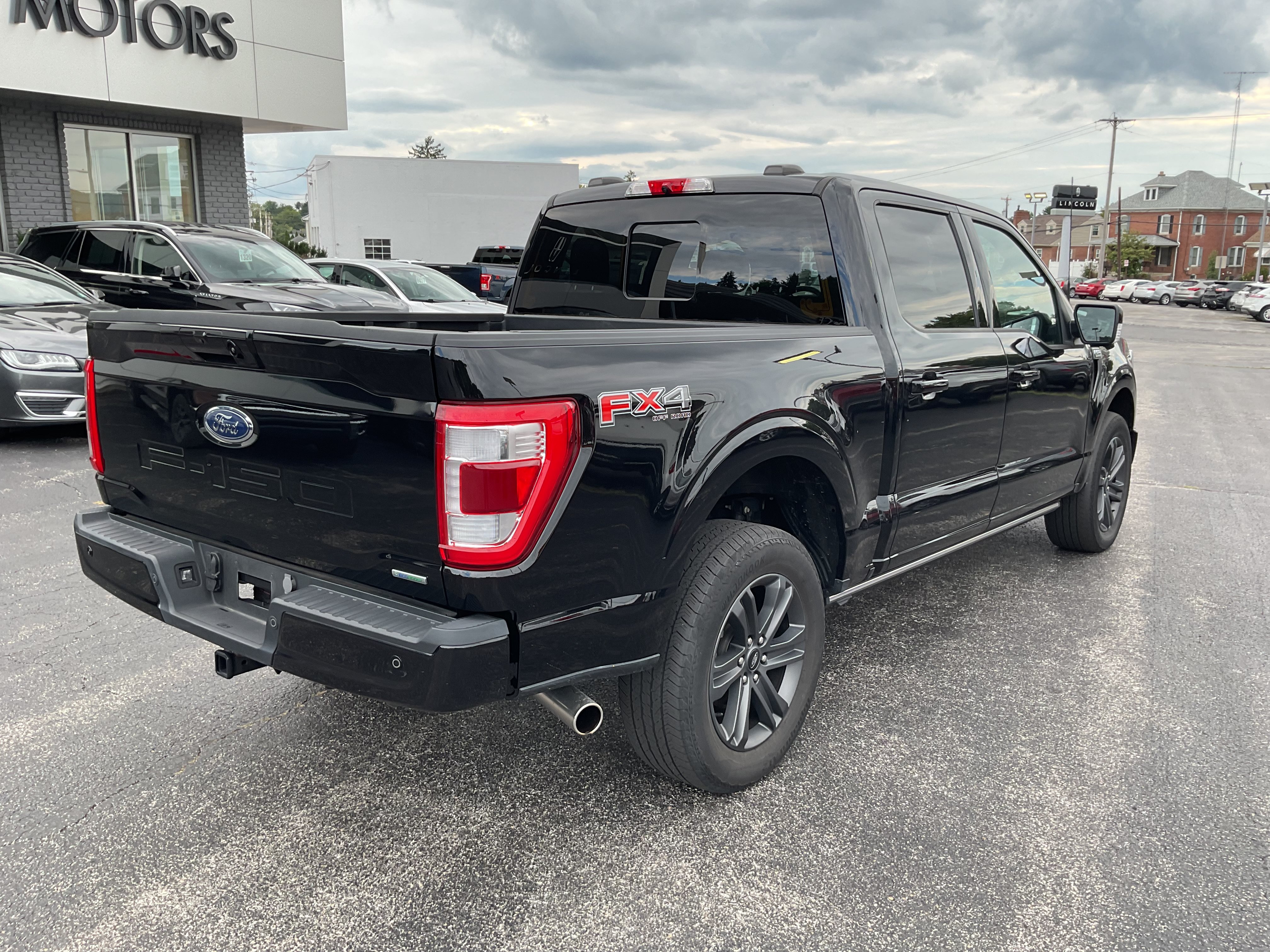 Used 2023 Ford F-150 Lariat Super Crew 4x4 with Nav and Pano Moon Roof XLT 4WD SuperCrew 5.5 Box