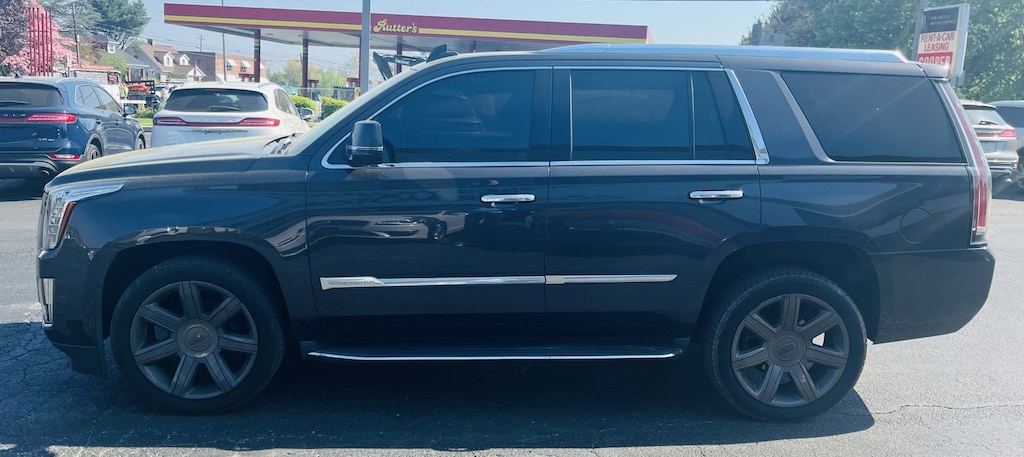 Used 2016 Cadillac Escalade Luxury Collection 4x4 with Nav, Moon Roof, DVD Ent 4WD Luxury Collection