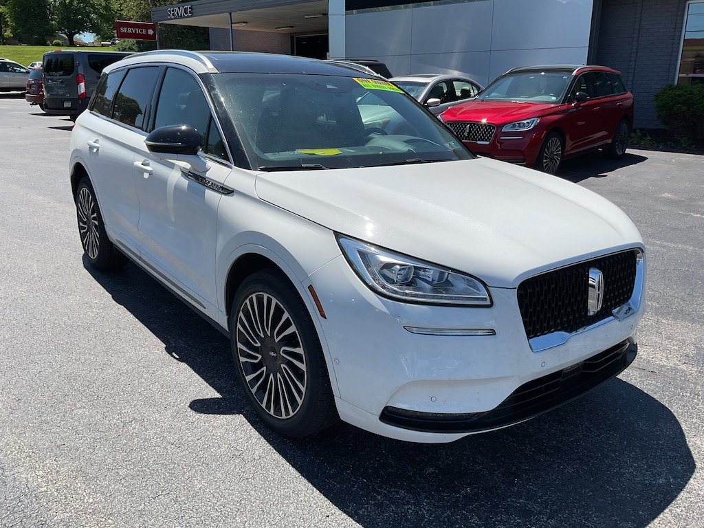 Used 2022 Lincoln Corsair Reserve AWD with Nav, Pano Moon Roof, Tech and Lux Reserve AWD