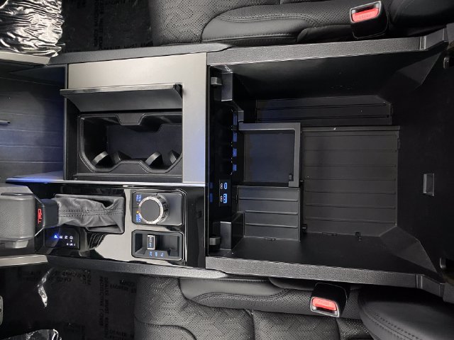 2024 Toyota Sequoia SR5 - Photo 28