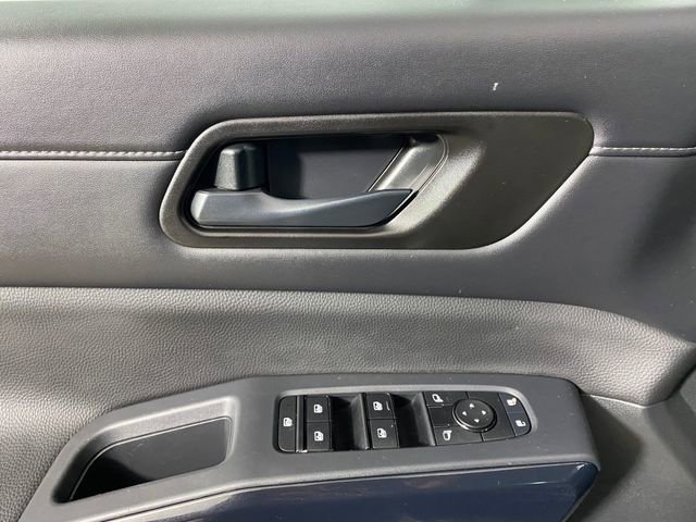 2025 Nissan Pathfinder SV - Photo 13