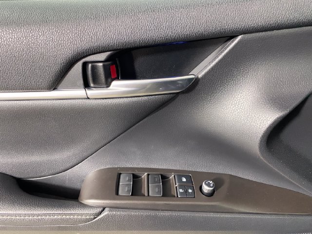 2021 Toyota Camry XSE - Photo 14
