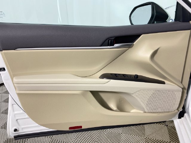 2021 Toyota Camry LE - Photo 13