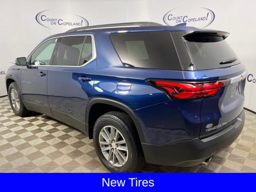 Used 2023 Chevrolet Traverse LT Cloth SUV