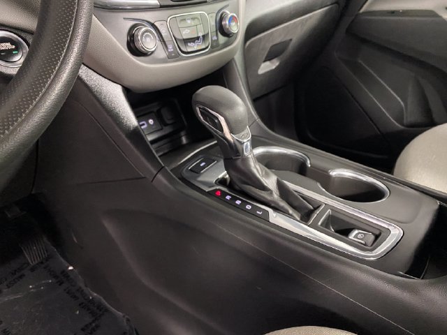 2022 Chevrolet Equinox LS - Photo 25