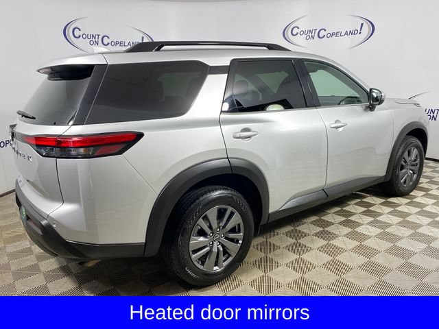 2025 Nissan Pathfinder SV - Photo 7