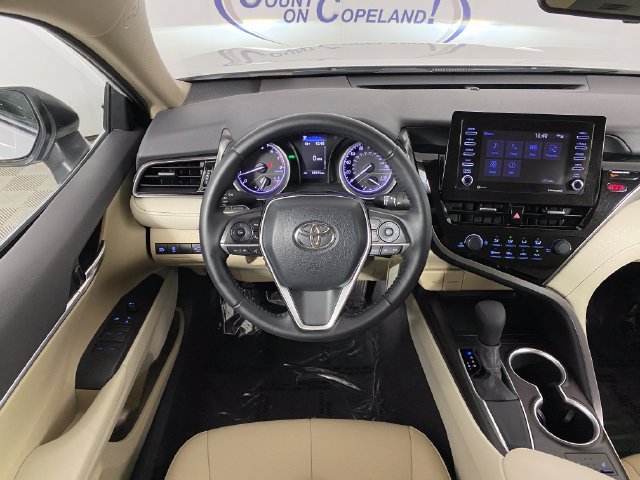 2021 Toyota Camry LE - Photo 16