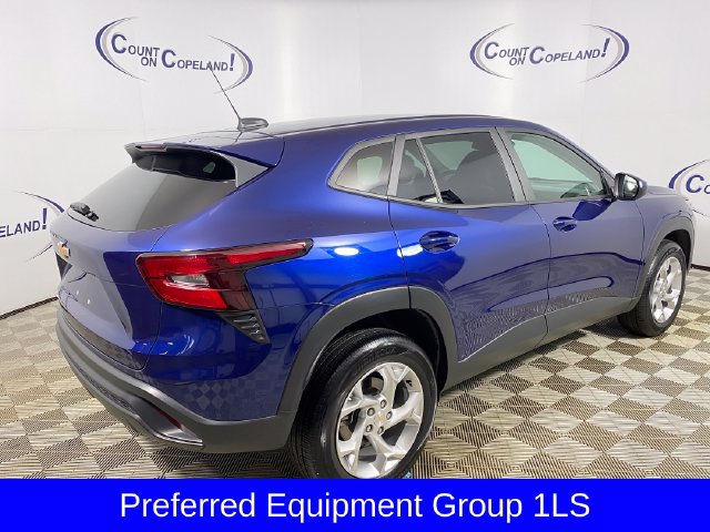 2024 Chevrolet Trax LS - Photo 8