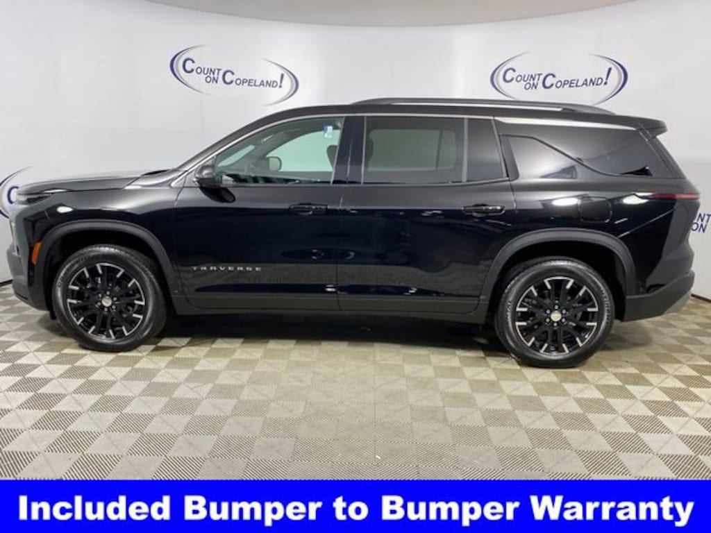 Used 2025 Chevrolet Traverse LT SUV