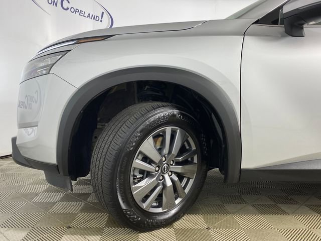 2025 Nissan Pathfinder SV - Photo 30