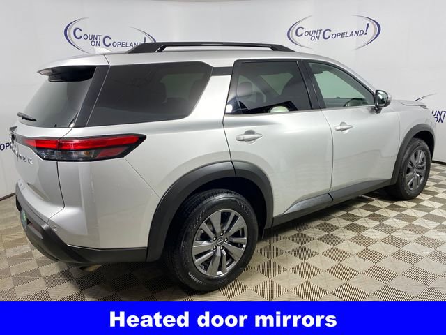 2025 Nissan Pathfinder SV - Photo 7