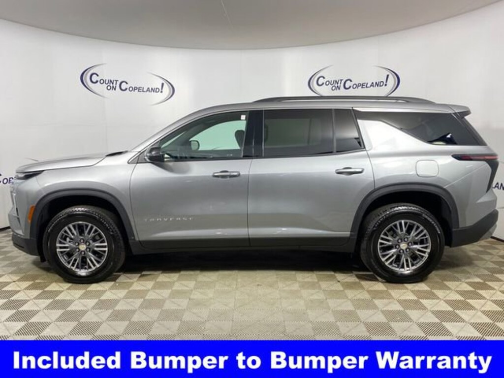 Used 2025 Chevrolet Traverse LT SUV