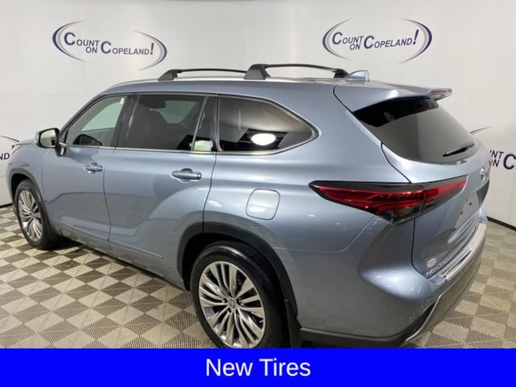 Used 2023 Toyota Highlander Platinum SUV